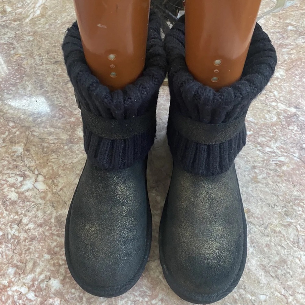 UGG CAMBRIDGE Women's Black Metallic Ankle Boots size 6